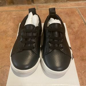 Freshly picked classic lace up sneaker in ebony 6T